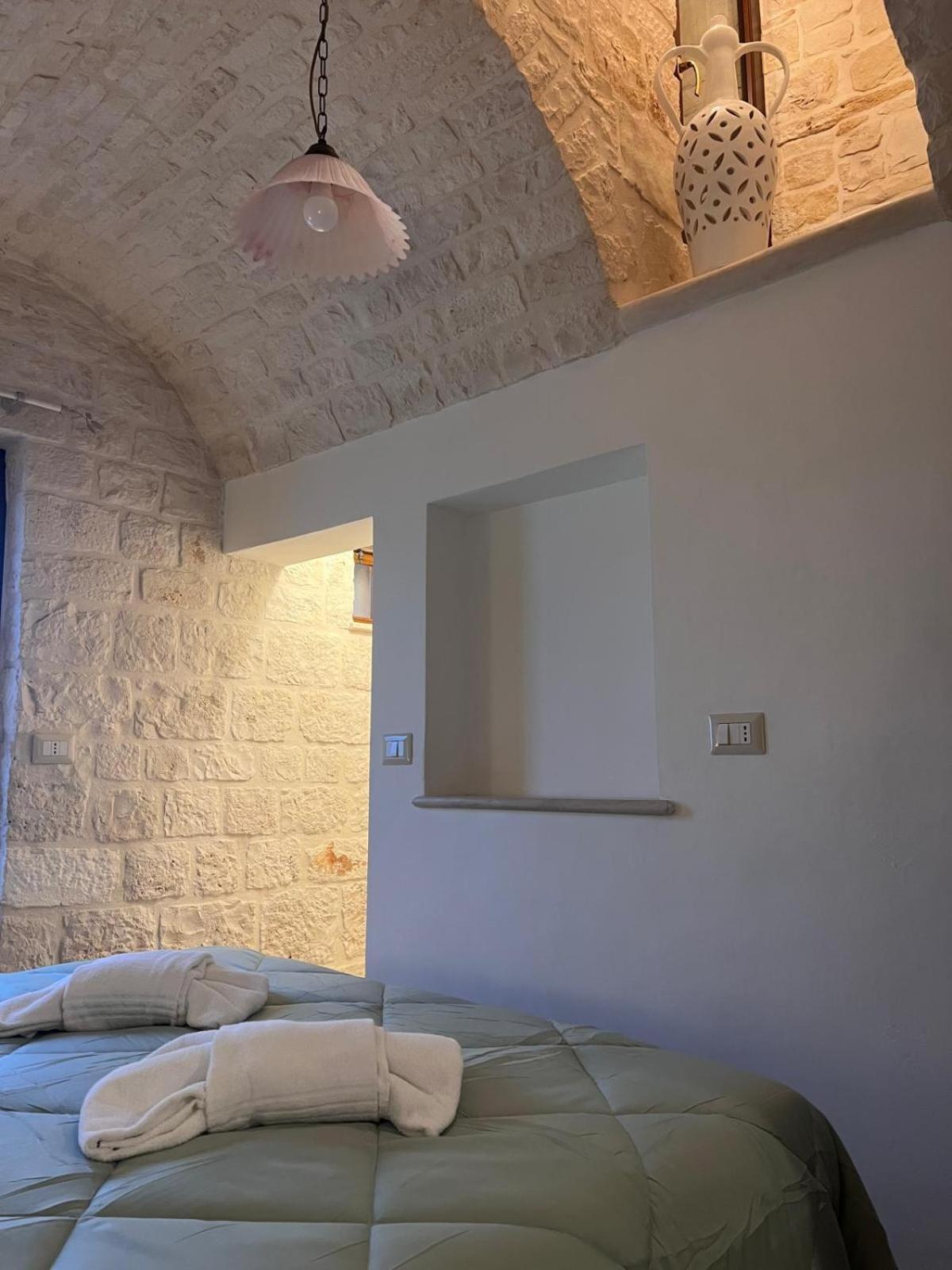 Trulli Lucenti Bed & Breakfast *
