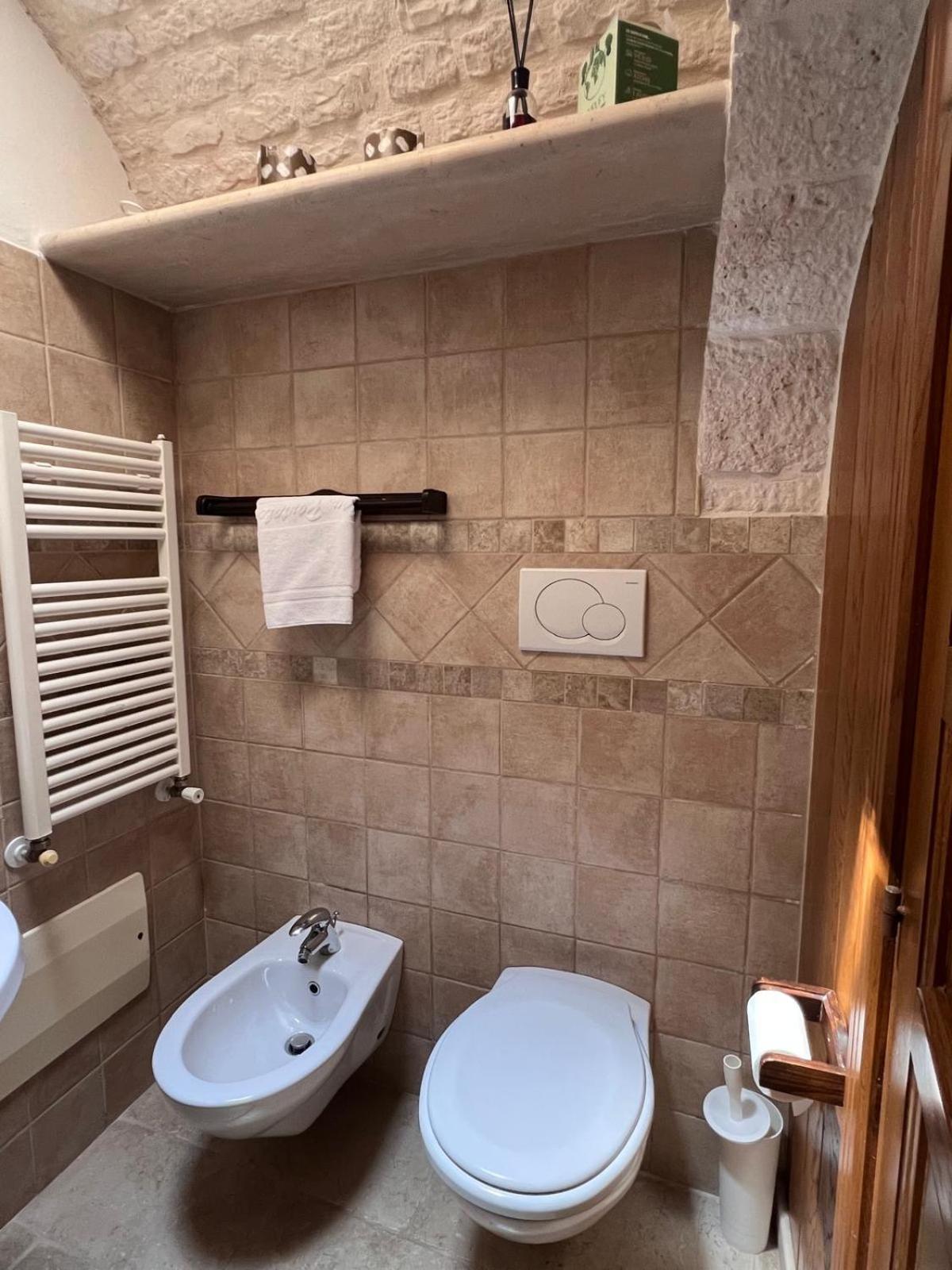 Trulli Lucenti Bed & Breakfast *